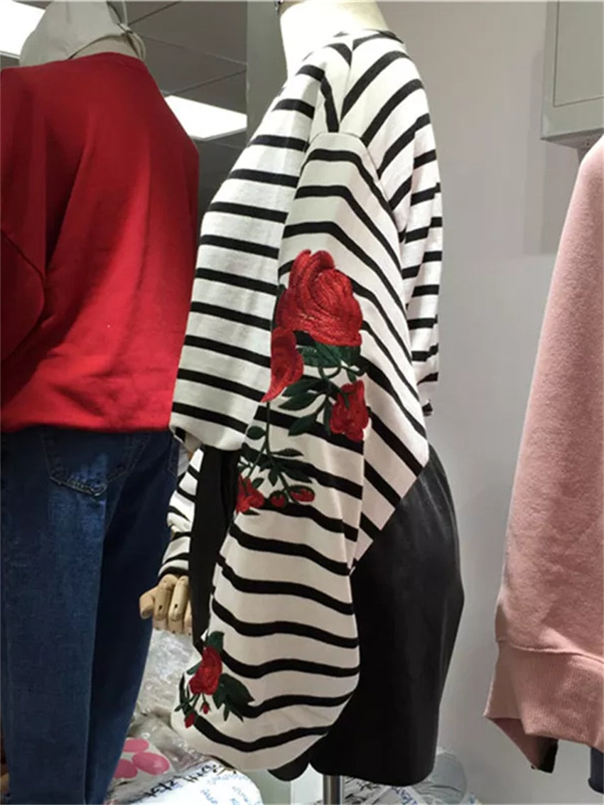 Hoodies Roses Embroidery Lantern Sleeve Loose Striped Women Sweatshirt Girl Vintage
